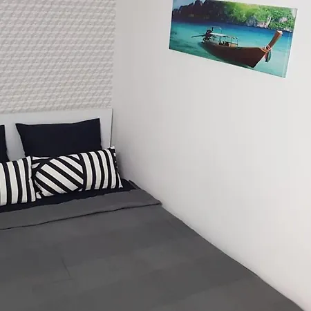 Plaja Modern Black Sea *